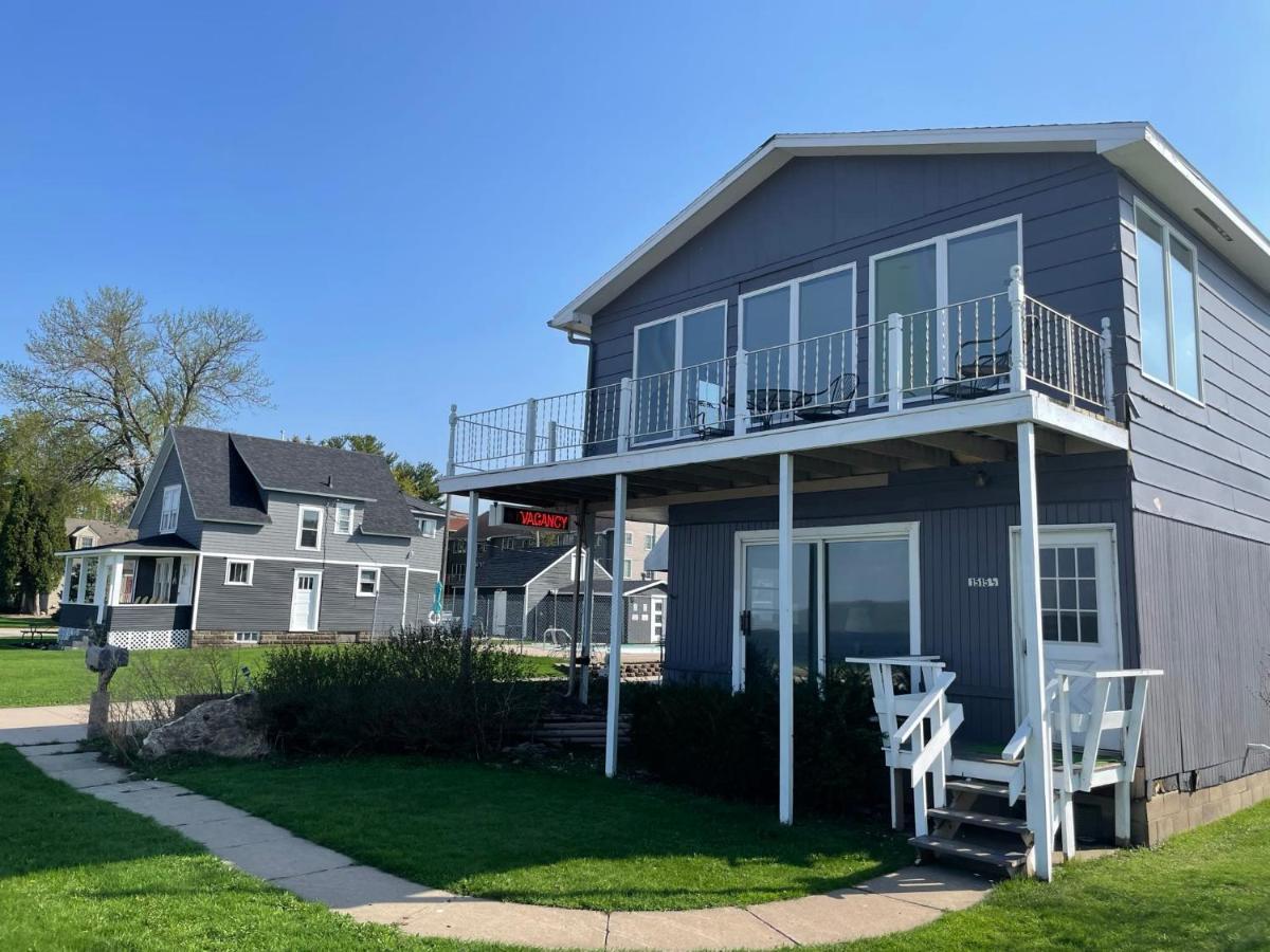 3 Bedroom Condo With Lake Pepin Views With Access To Shared Outdoor Pool Lake City Exterior photo